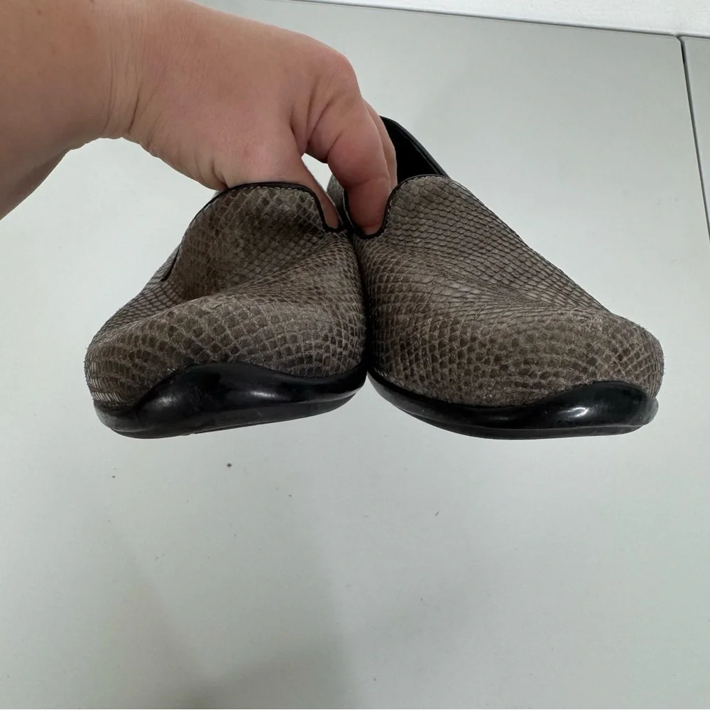 Dansko Gray Snakeprint Slip On Shoes Size 39‎